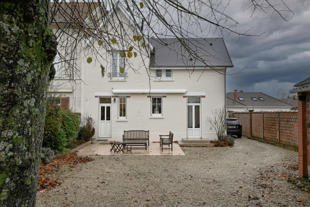 Maison De Champagne F.barbier ! Villa